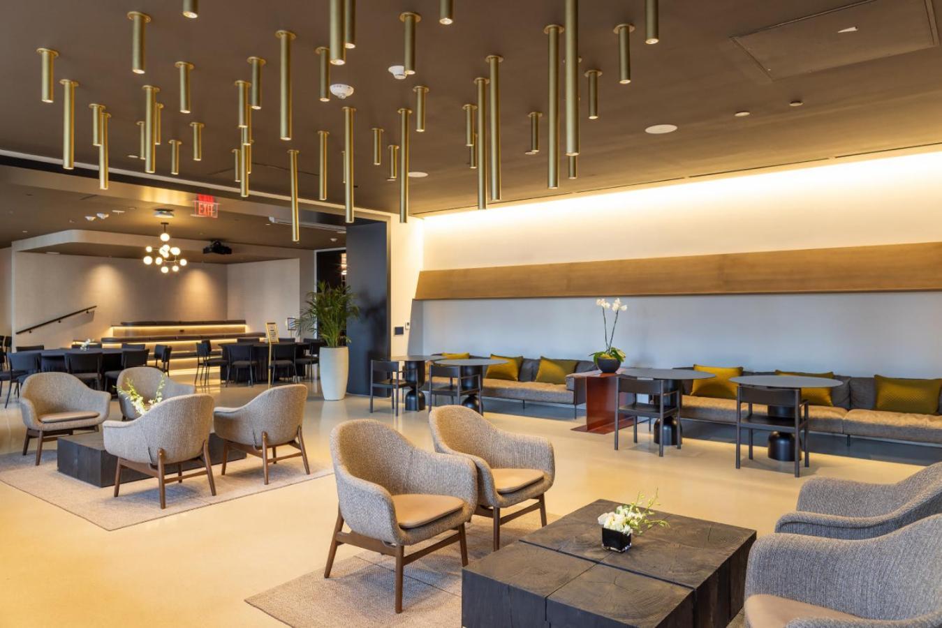 3013 Kaseya Center For 4 People With Pool And Gym Miami