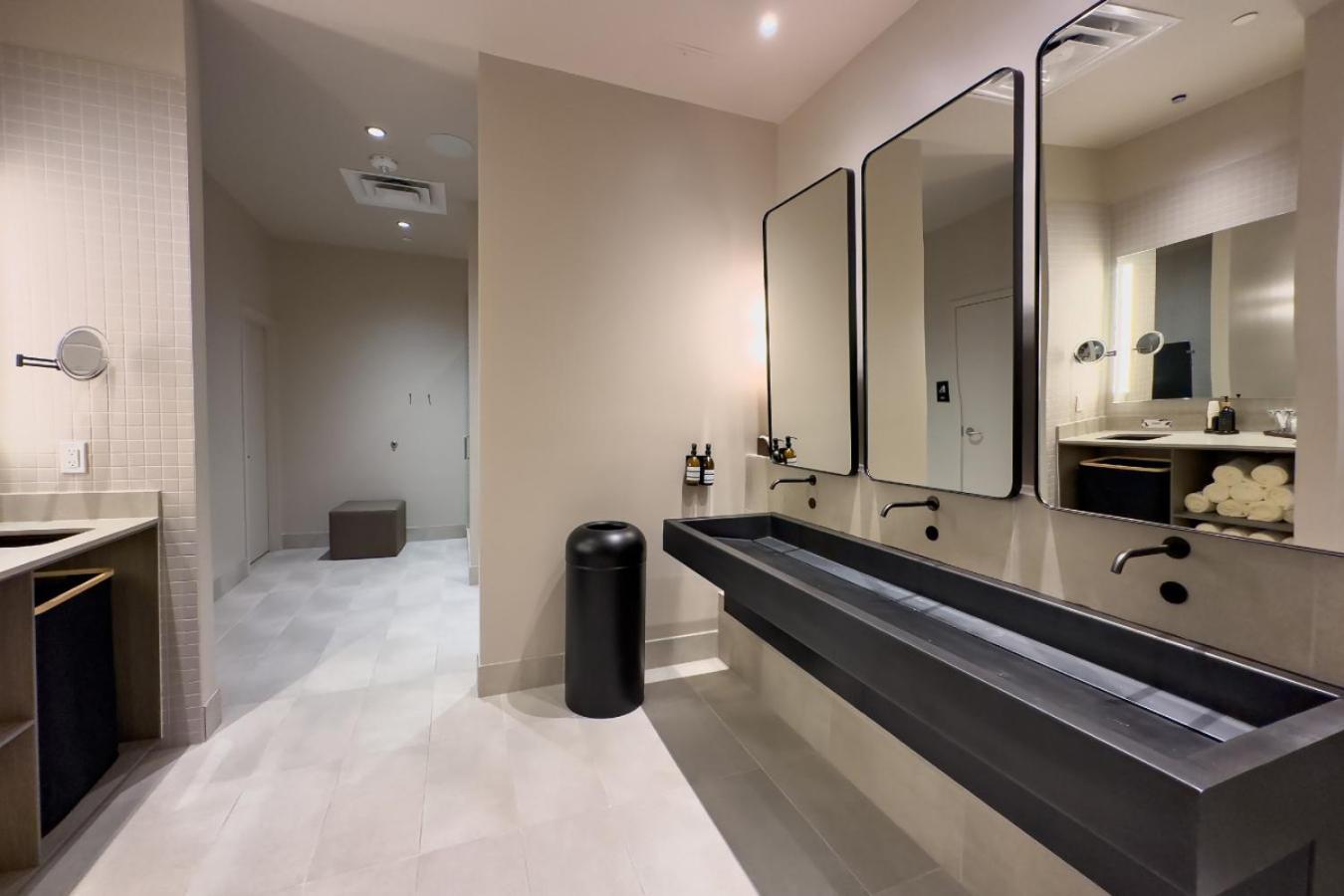 3013 Kaseya Center For 4 People With Pool And Gym * Miami