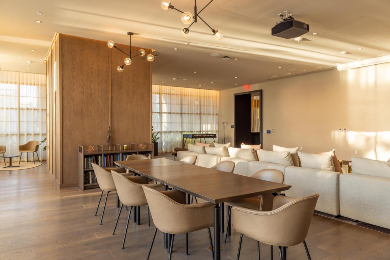 3013 Kaseya Center For 4 People With Pool And Gym *