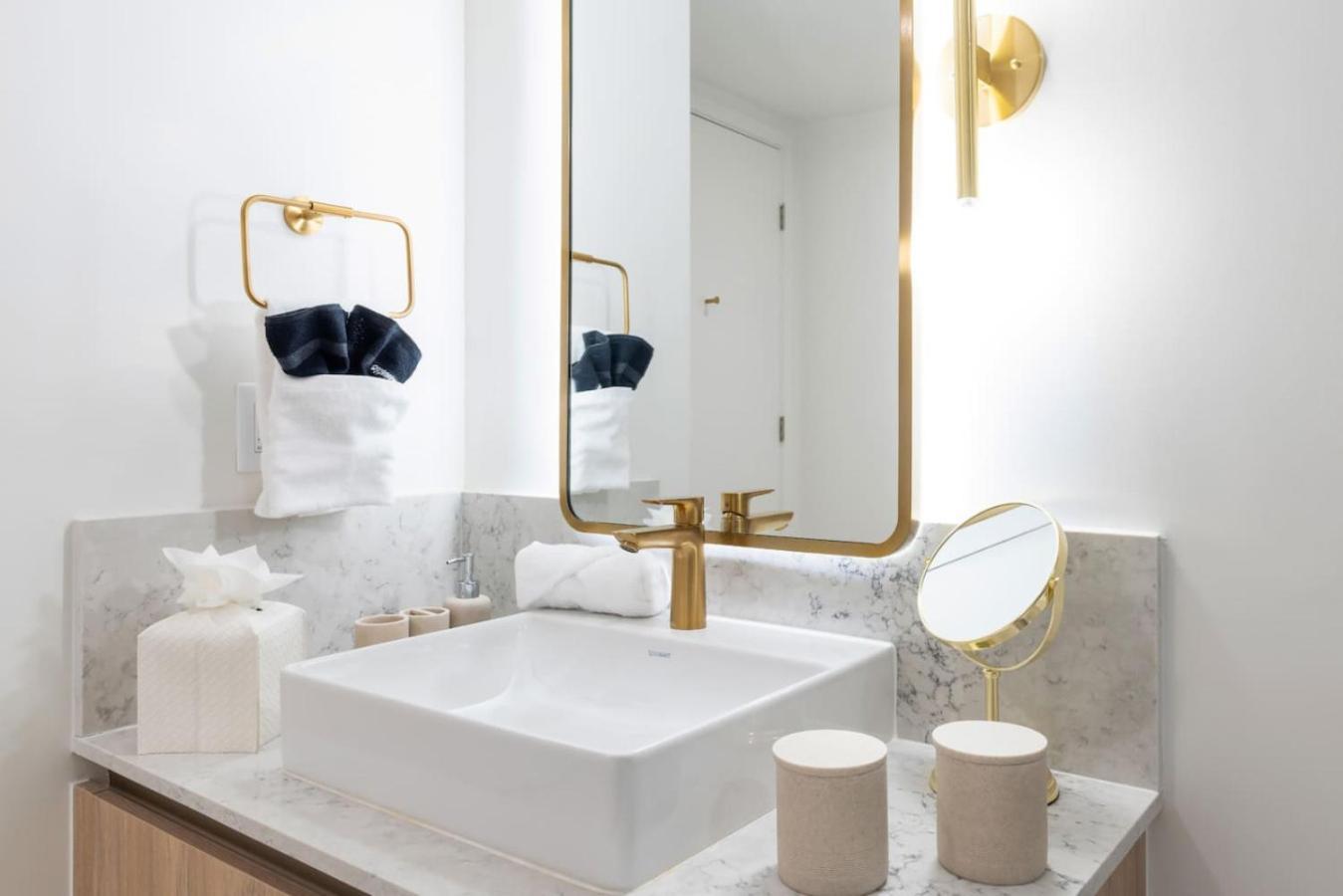 3013 Kaseya Center For 4 People With Pool And Gym * Miami